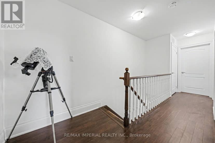 2 - 2964 Islington Avenue — photo 16 of 28