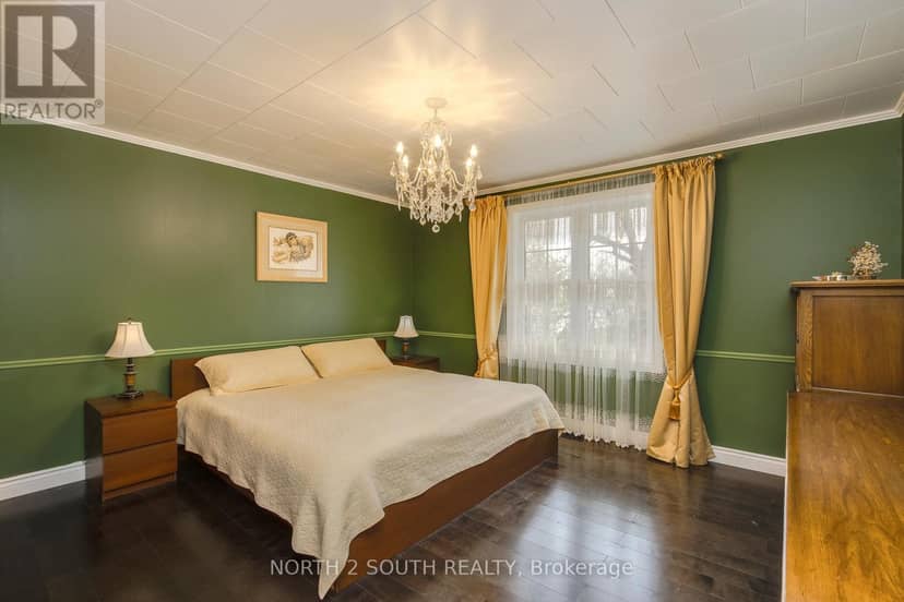 1146 Honey Harbour Road — photo 10 of 40