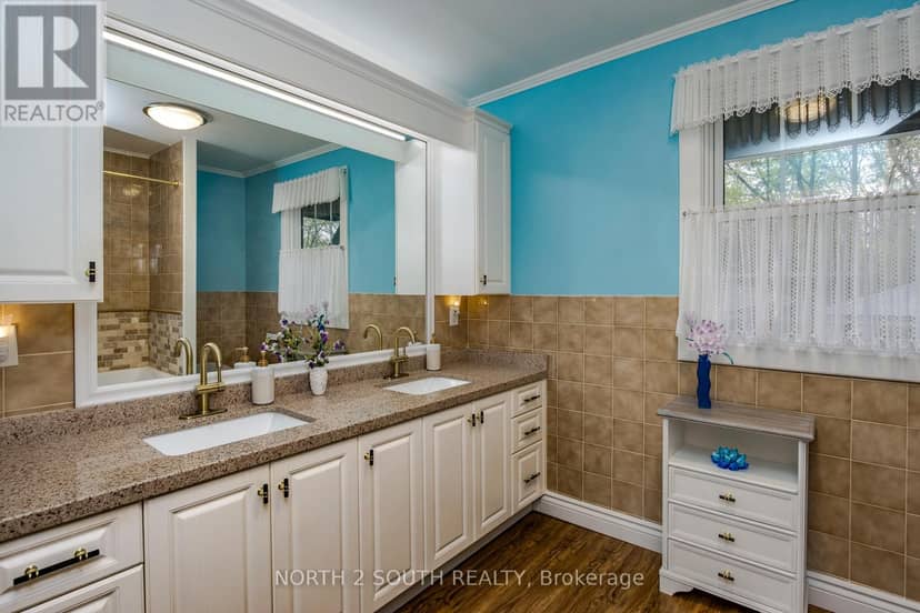1146 Honey Harbour Road — photo 17 of 40