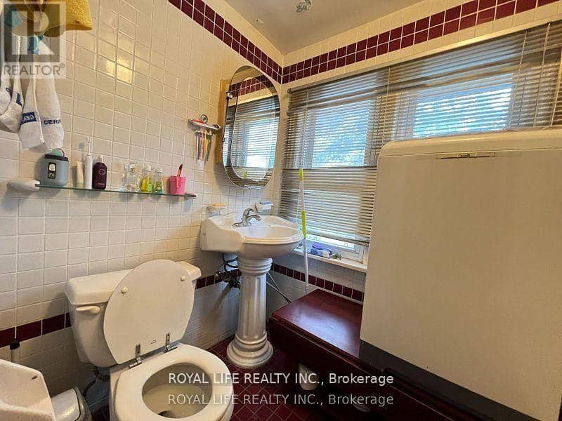 33 Agincourt Drive — photo 12 of 12