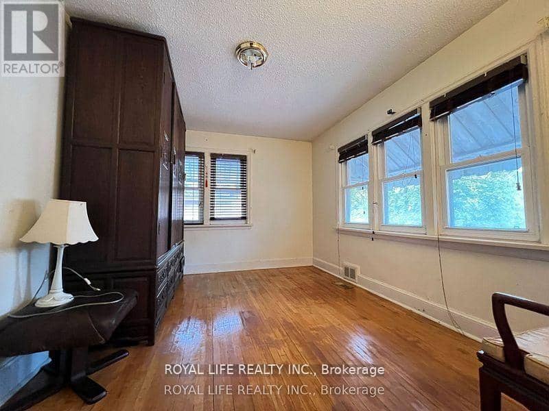 33 Agincourt Drive — photo 8 of 12