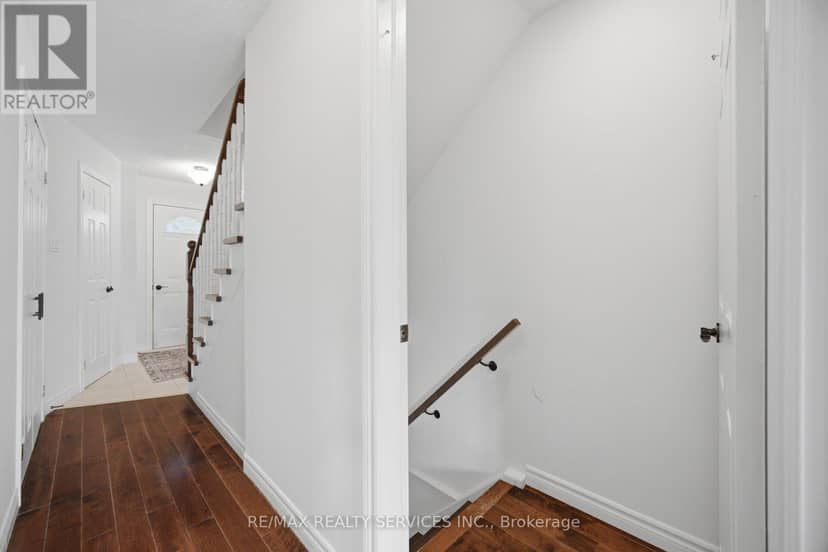 1 - 1 Tara Park Court — photo 23 of 31