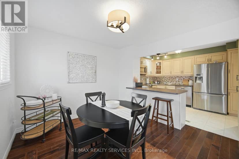 1 - 1 Tara Park Court — photo 8 of 31