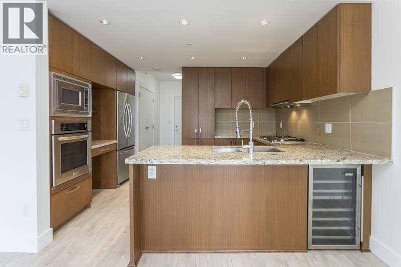 702 1155 THE HIGH STREET, Coquitlam, photo 3