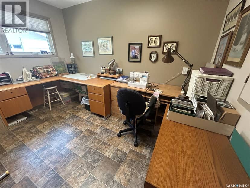 132 Churchill AVENUE — photo 15 of 40