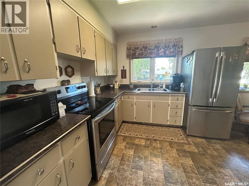 132 Churchill AVENUE, Coronach, photo 4