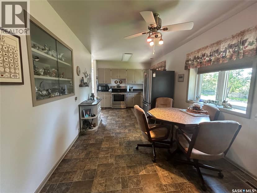 132 Churchill AVENUE, Coronach, photo 7