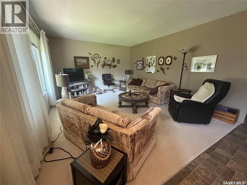 132 Churchill AVENUE, Coronach, photo 8