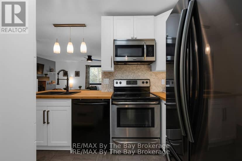 39 - 19 Dawson Drive — photo 11 of 24