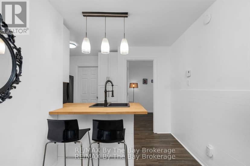 39 - 19 Dawson Drive — photo 8 of 24