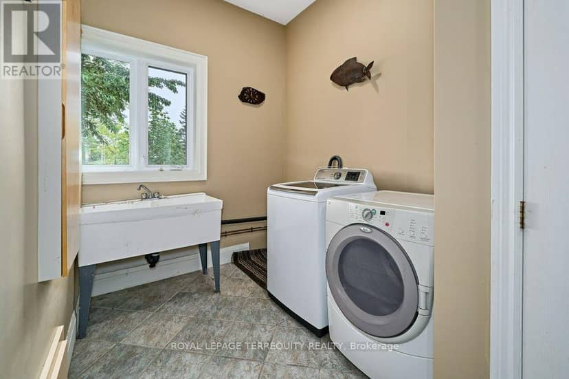 1449 Rosebank Road — photo 34 of 40