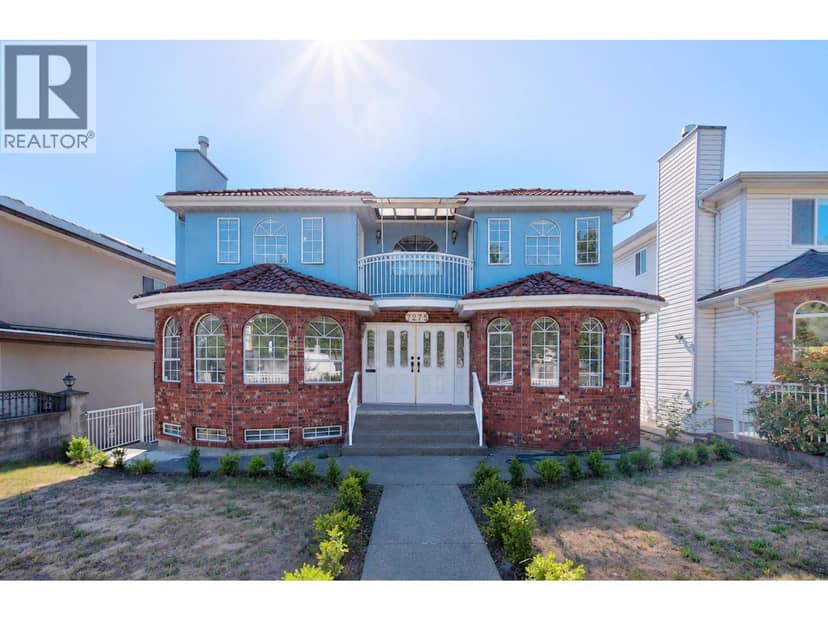 7275 VICTORIA DRIVE, Vancouver