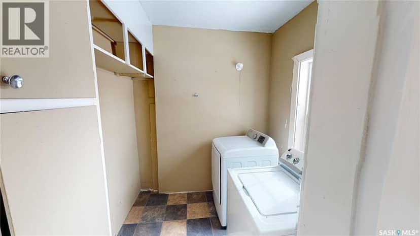 215 Main STREET — photo 10 of 40