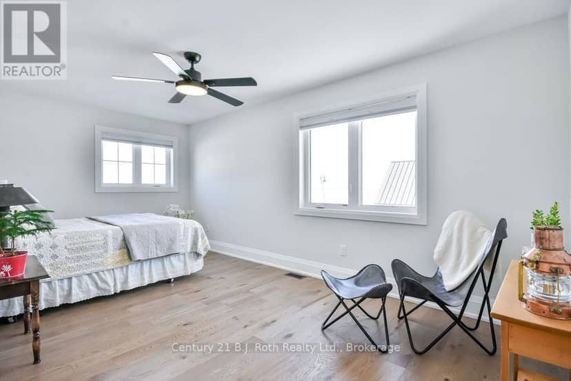 27 - 53 Dock Lane E — photo 16 of 27