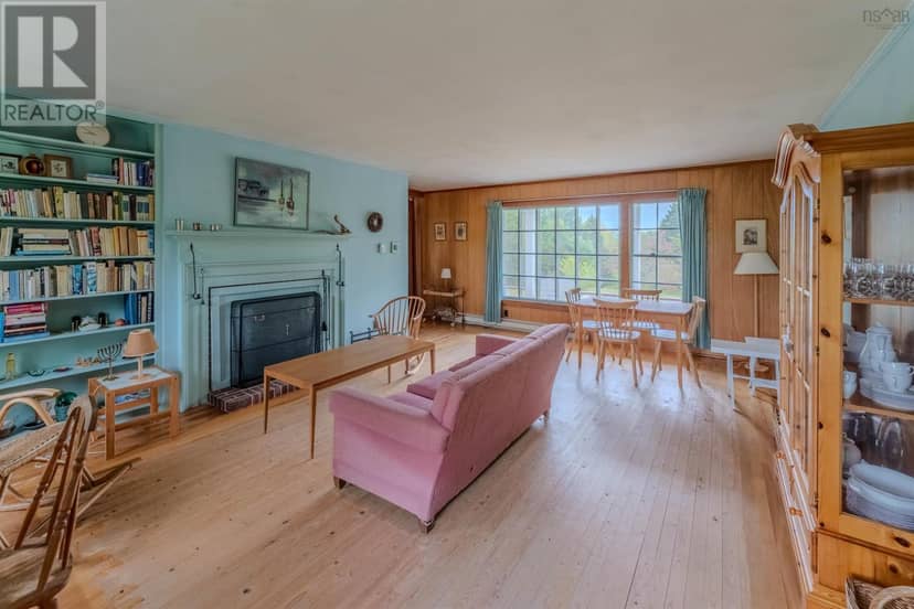 41 Eisnor Road — photo 13 of 27