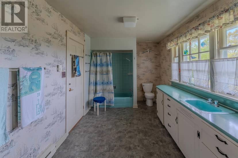41 Eisnor Road — photo 17 of 27