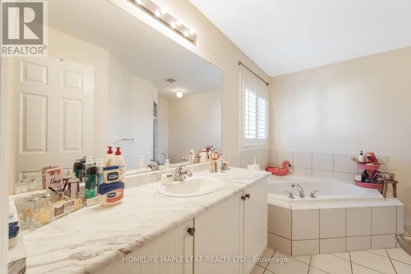 721 Cook Crescent — photo 30 of 40