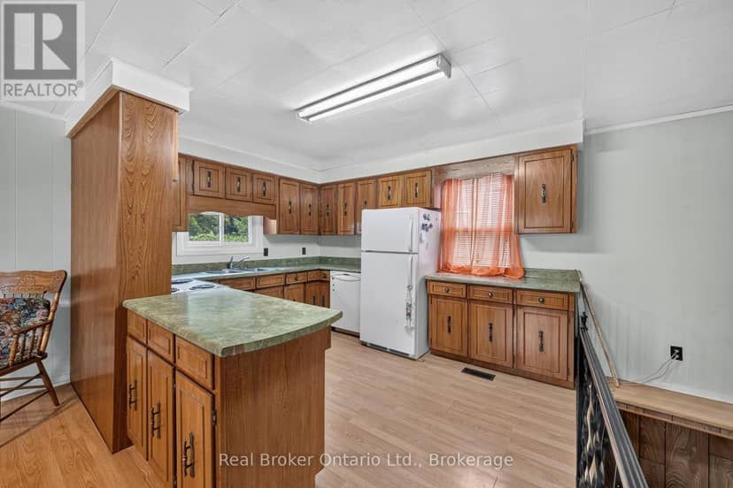 9033 Erin Garafraxa Townline — photo 18 of 40