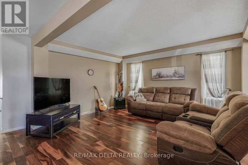 2218 Cecile Crescent — photo 11 of 27