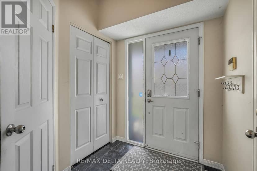 2218 Cecile Crescent — photo 6 of 27