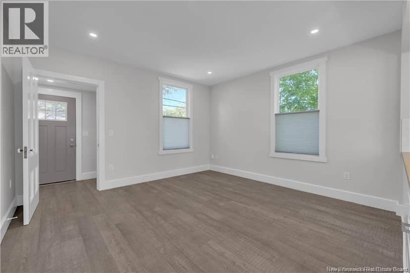 60-62 Queensway — photo 6 of 40