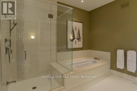 C2 7C - 1003 Matthews Drive — photo 18 of 24