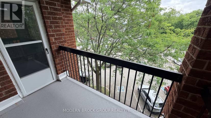 405 - 21 Liston Avenue — photo 11 of 23
