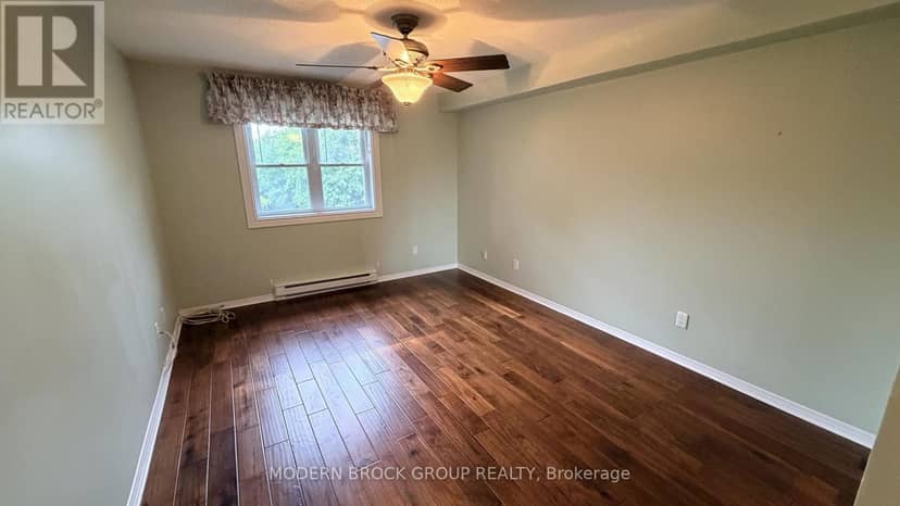 405 - 21 Liston Avenue — photo 12 of 23