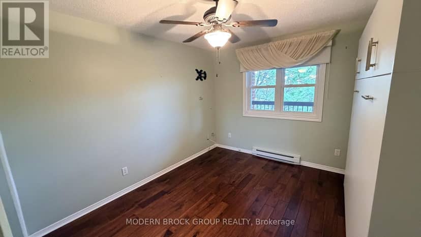 405 - 21 Liston Avenue — photo 14 of 23