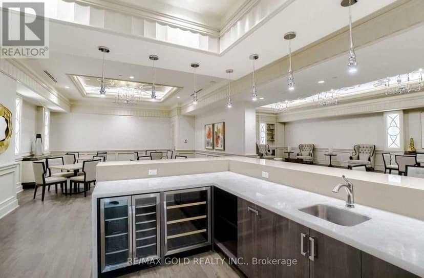 618 - 9075 Jane Street — photo 34 of 38