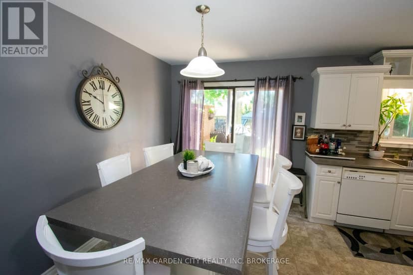 203 Leaside Drive — photo 12 of 40