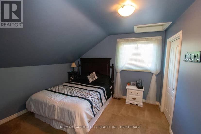 203 Leaside Drive — photo 28 of 40