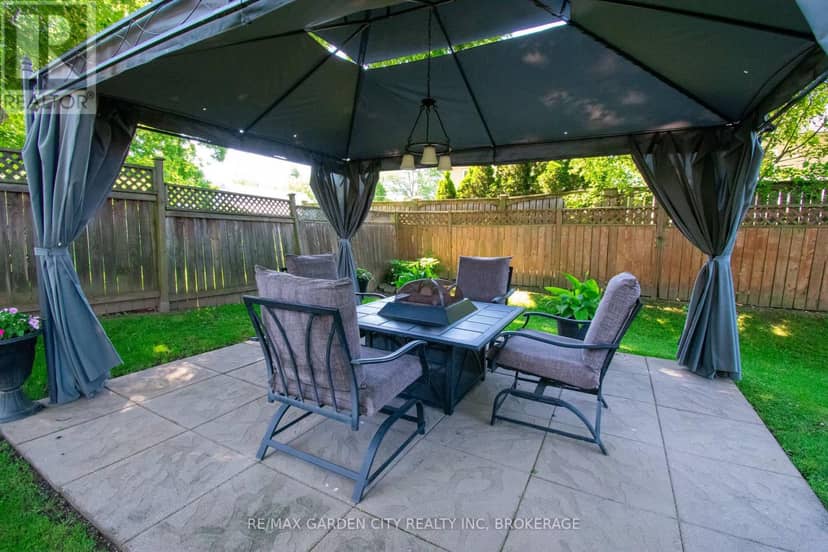 203 Leaside Drive — photo 38 of 40