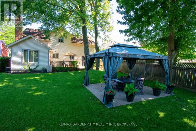 203 Leaside Drive — photo 39 of 40