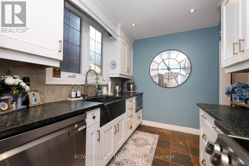 52 Yates Street — photo 14 of 40