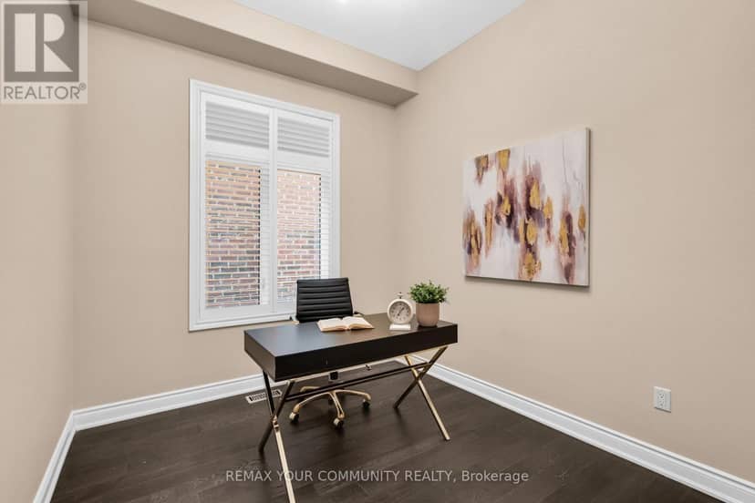 8 King Boulevard — photo 16 of 40