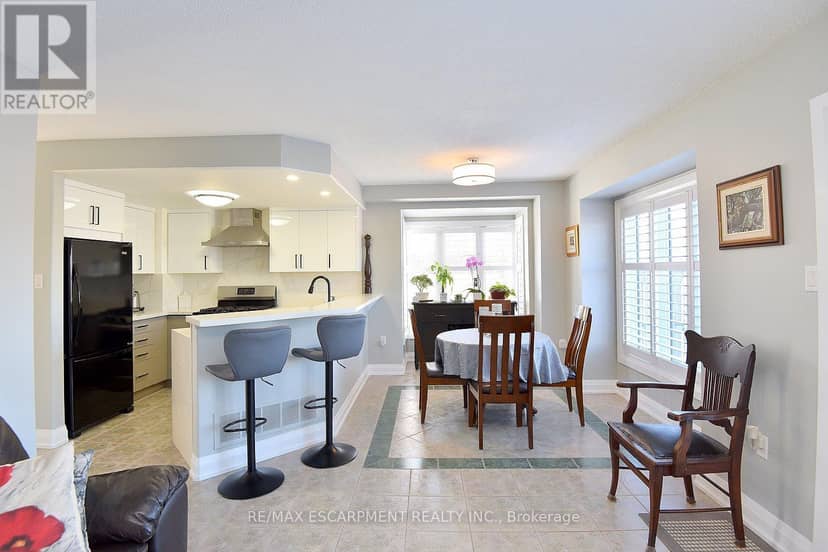 36 - 2774 King Street E — photo 14 of 40