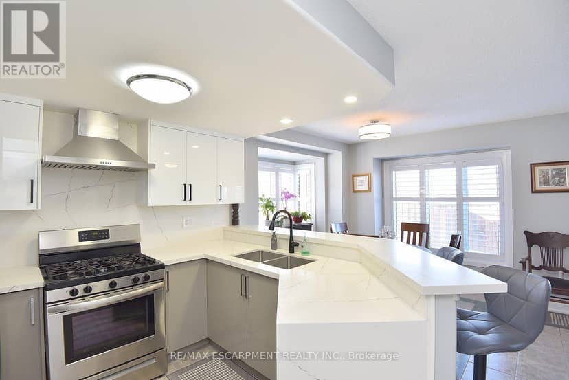 36 - 2774 King Street E — photo 16 of 40
