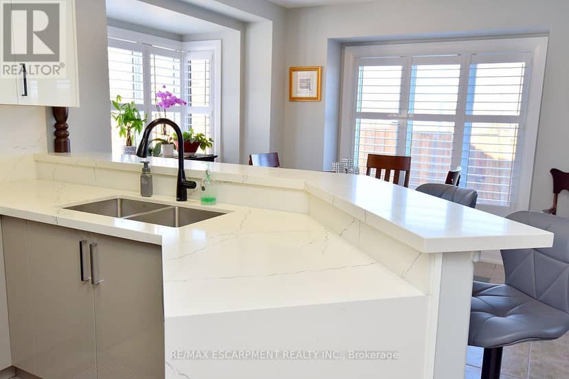 36 - 2774 King Street E — photo 19 of 40