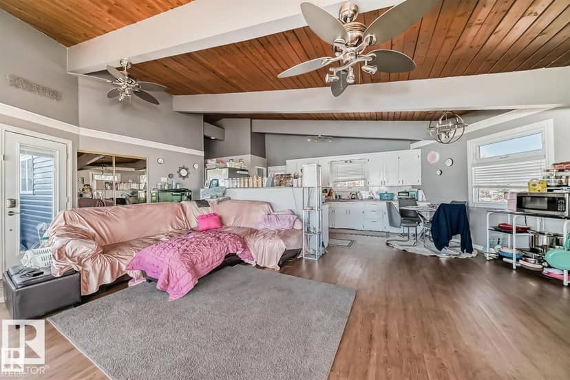 6822 50 AV — photo 13 of 26
