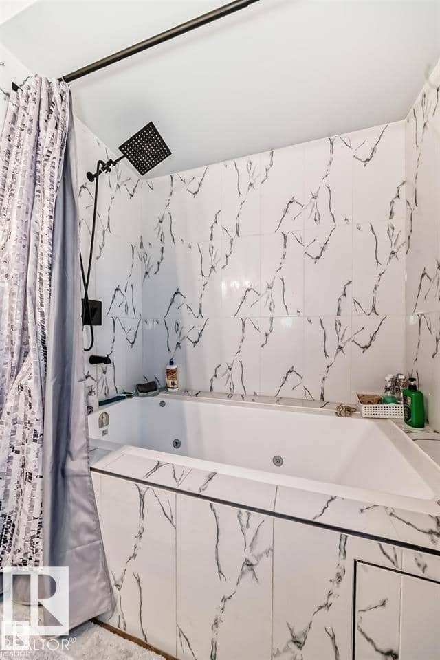 6822 50 AV — photo 24 of 26