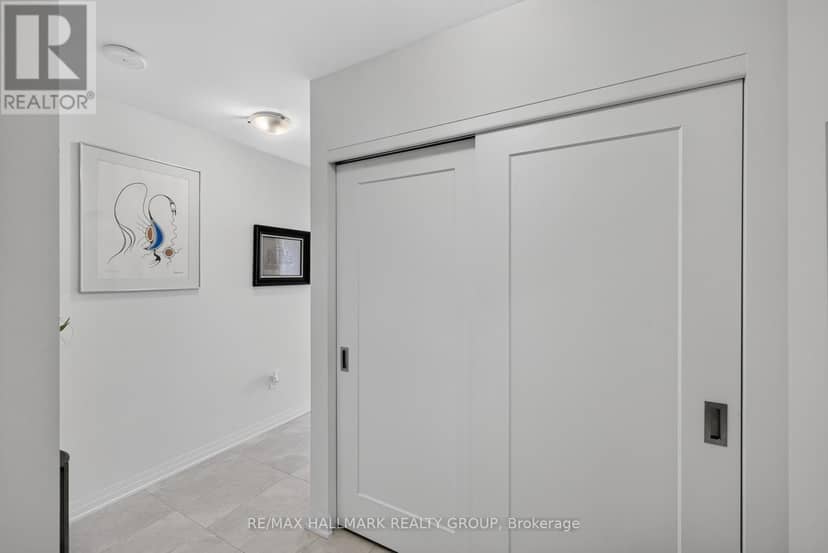 2404 - 805 Carling Avenue — photo 4 of 40