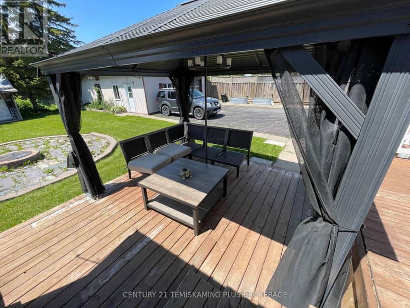 226 Laurette Street — photo 12 of 38