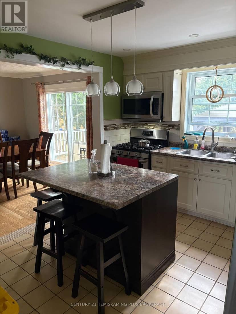 226 Laurette Street — photo 19 of 38