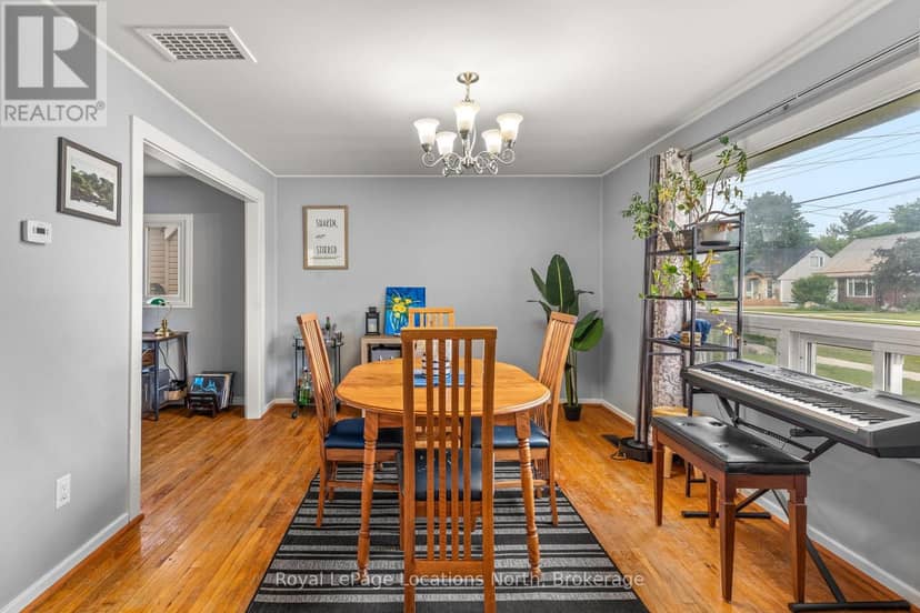 520 Maple Street — photo 7 of 40