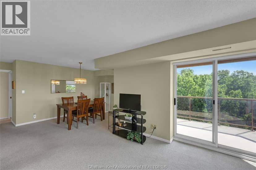 10 Van Allen AVENUE Unit# 1001 — photo 28 of 40