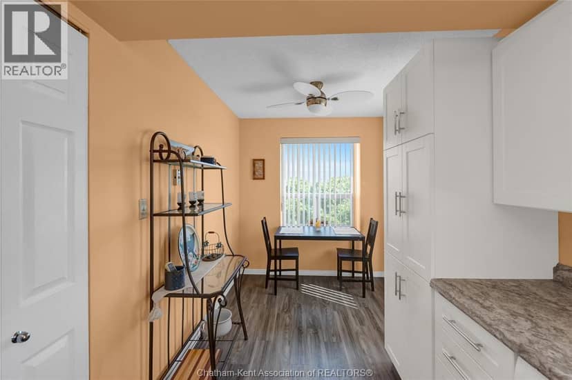 10 Van Allen AVENUE Unit# 1001 — photo 37 of 40