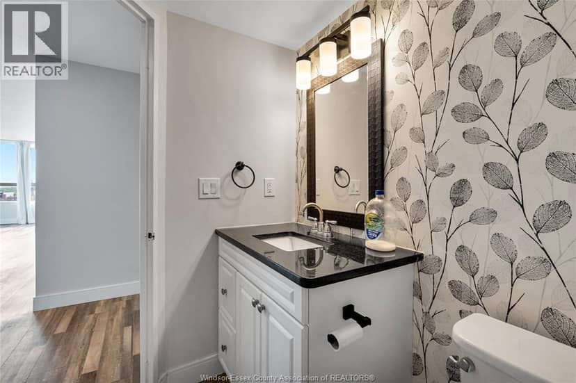 75 RIVERSIDE DRIVE East Unit# 1902 — photo 16 of 30