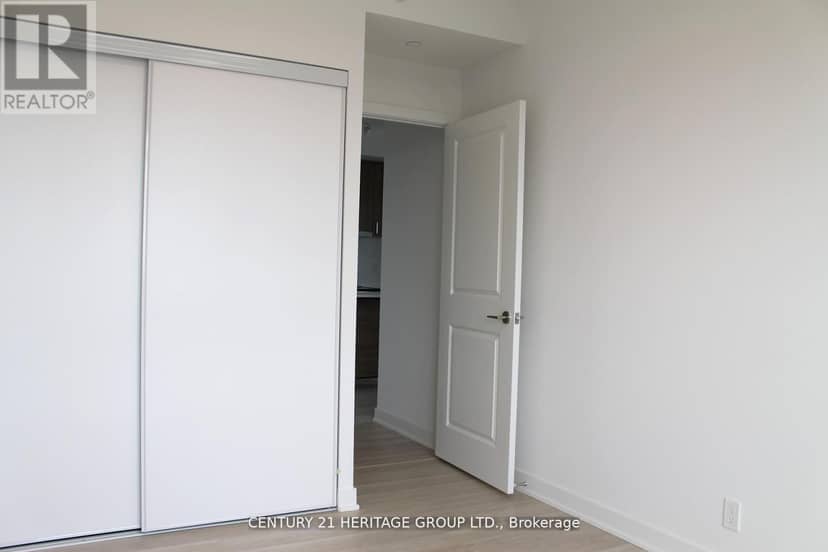 A3410 - 30 Upper Mall Way — photo 19 of 29