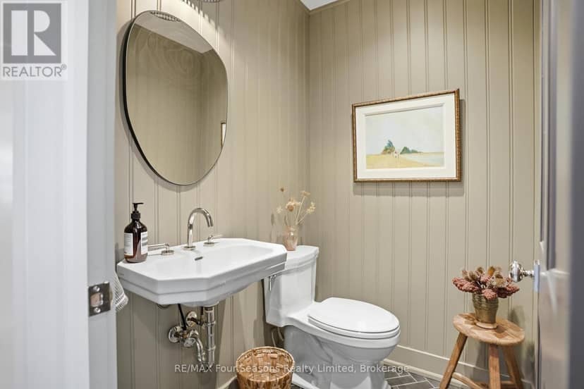 124 Birches Boulevard — photo 37 of 40